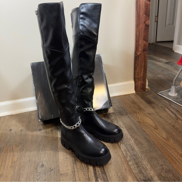 GBG Los Angeles Shoes - GBG GGEOEN24” from bottom to top over the knee  sizes 8m 8.5 m 7.5 m new black